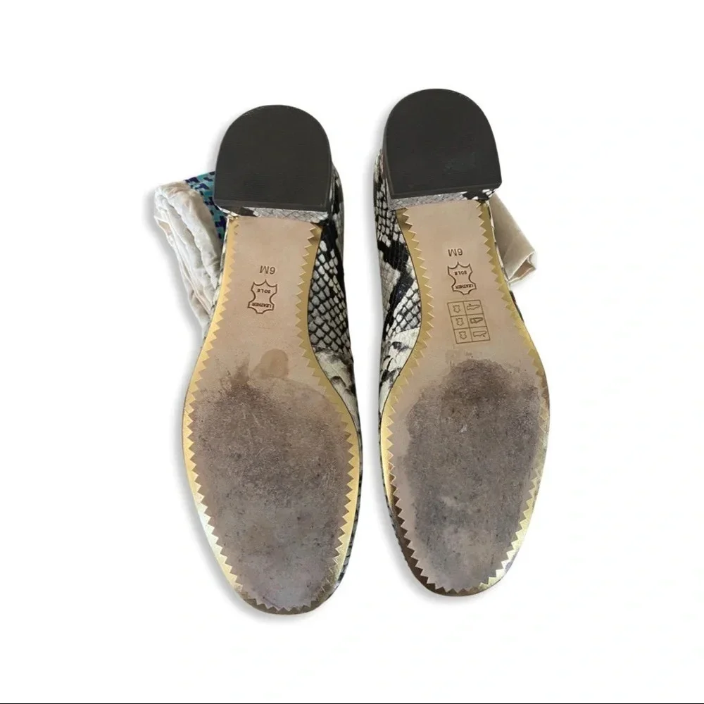 Tory Burch Snake print round toe block heels size: 6